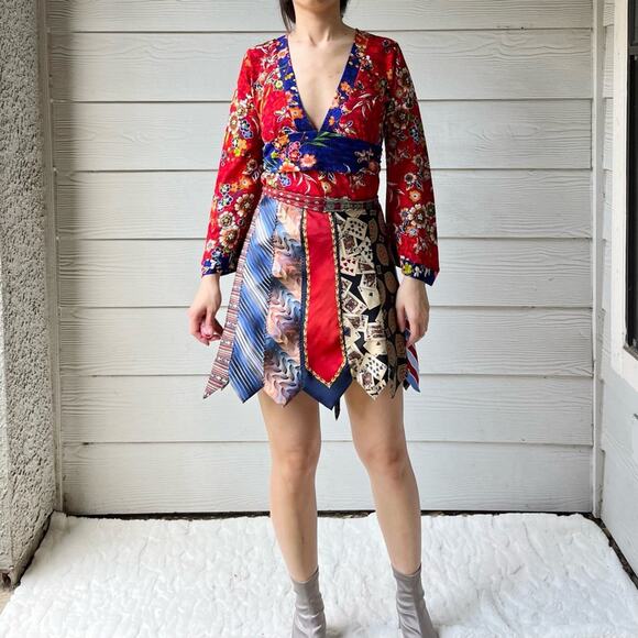 Becca By Rebecca Tie At Back Deep V Floral Top.-CA4 - Picture 6 of 9